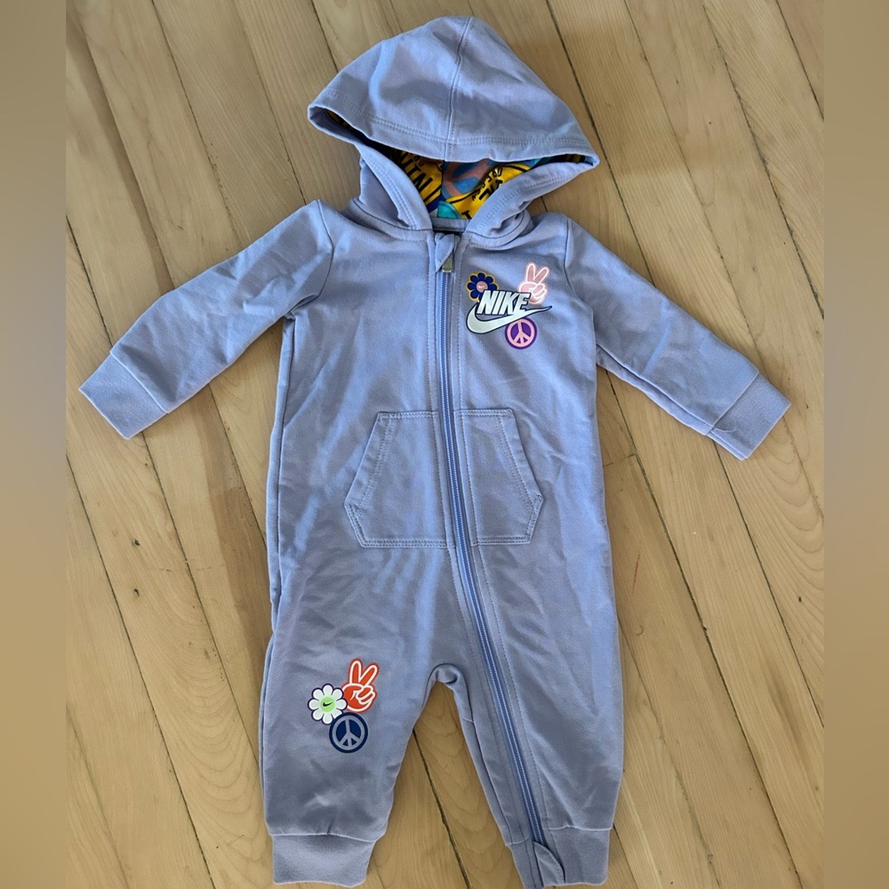 Nike - Infant Lavender Hooded Footie